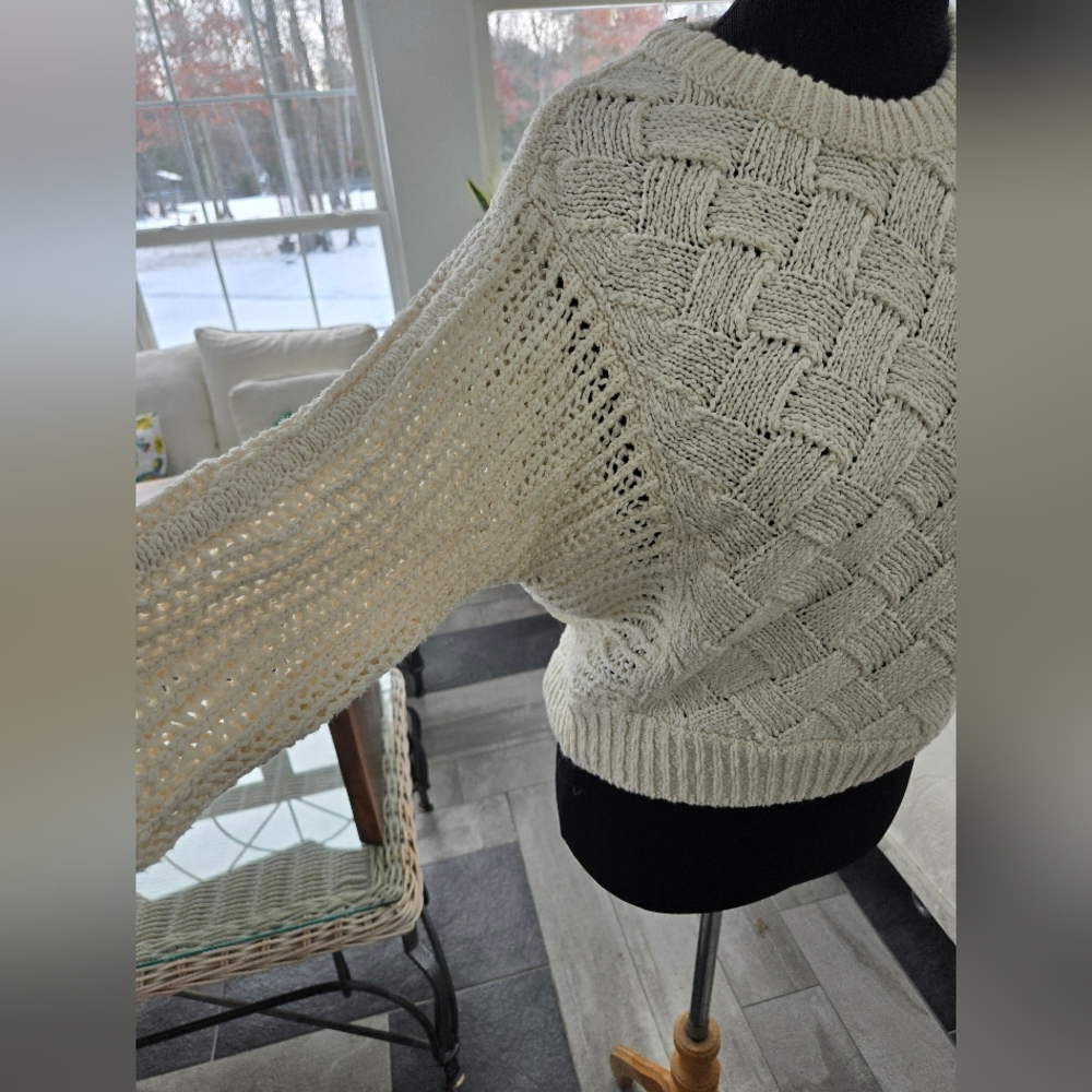 White sweater - Picture 2 of 6
